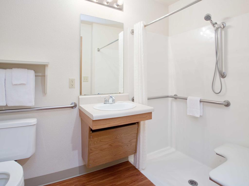 Woodspring Suites Kansas City Mission Merriam Bagian luar foto