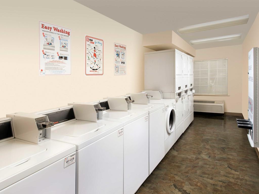 Woodspring Suites Kansas City Mission Merriam Bagian luar foto